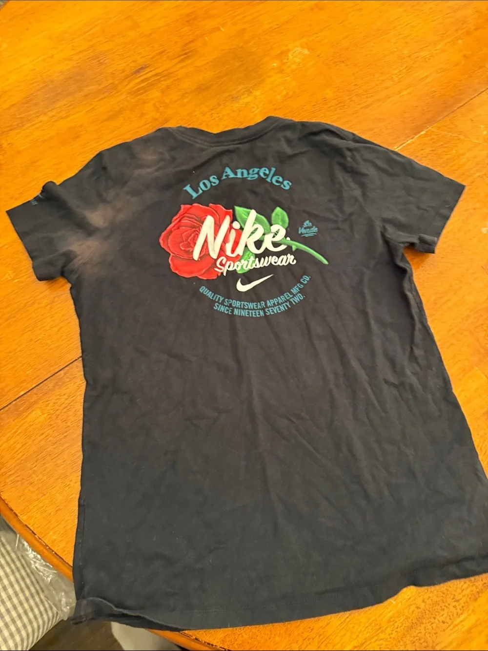 Nike Black Short Sleeve Tee with Red Rose Graphic small Los Angeles